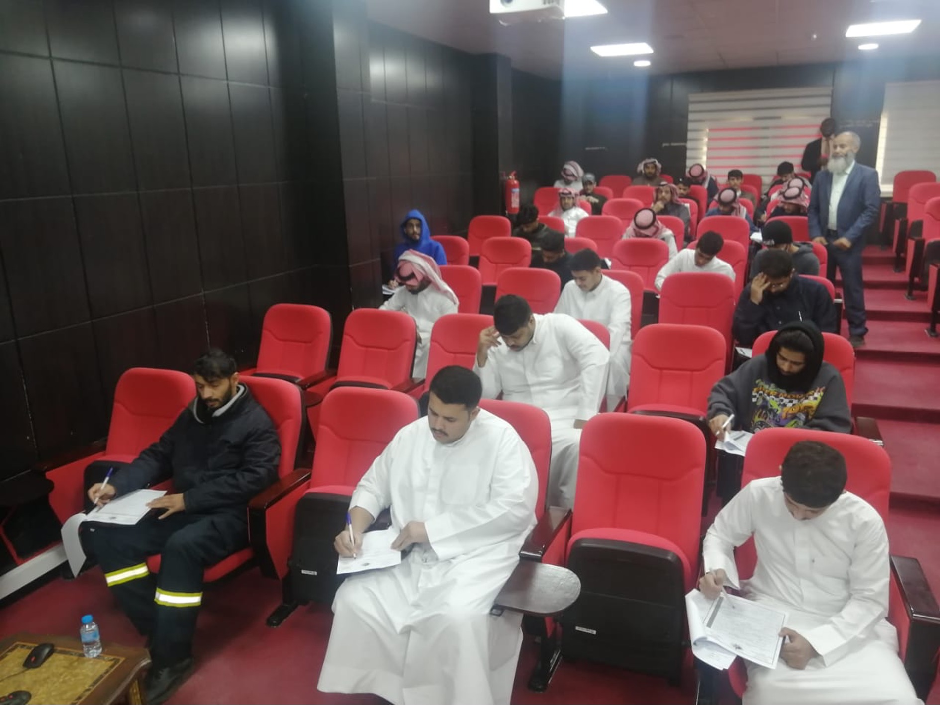 متابعة اختبارات التخرج